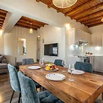 Naxian Queen Luxury & *