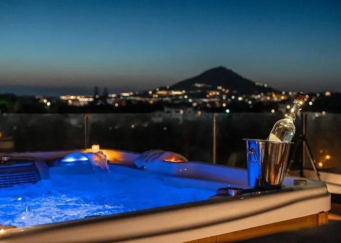 Naxian Queen Luxury & Agia Anna (Naxos)