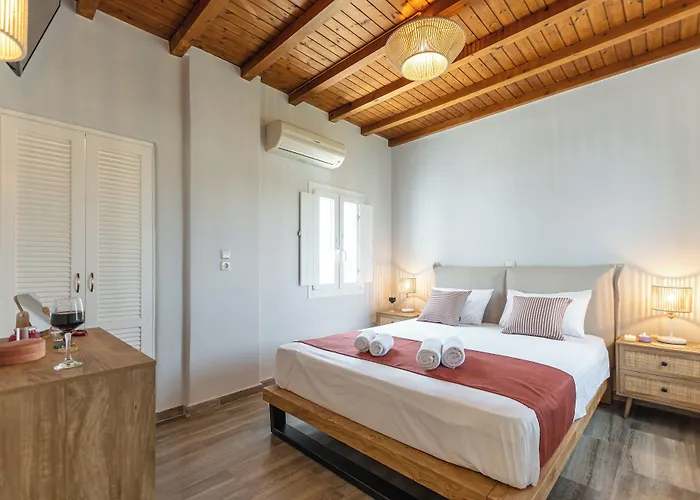 Naxian Queen Luxury & *