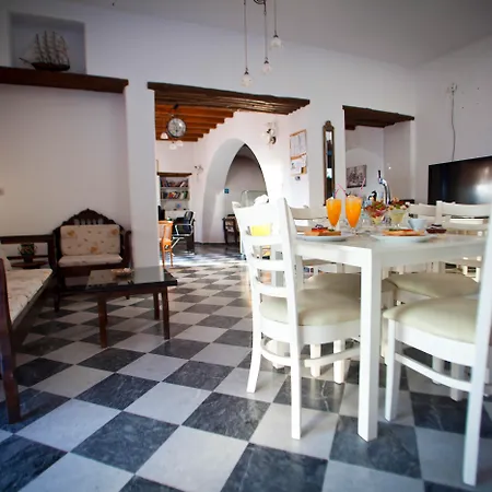 Naxian Queen Luxury & * Agia Anna (Naxos)