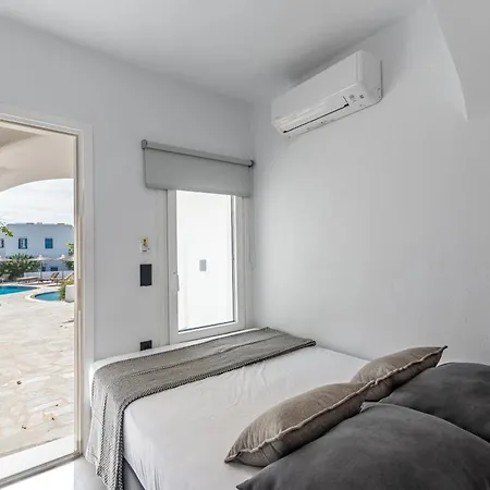 Naxian Queen Luxury & Agia Anna (Naxos)