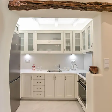 Naxian Queen Luxury & Agia Anna (Naxos)